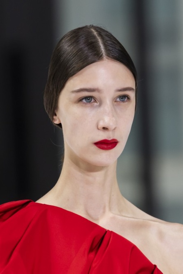 فساتين كارولينا هيريرا لخريف وشتاء 2020-2021 من اسبوع الموضة في نيويورك