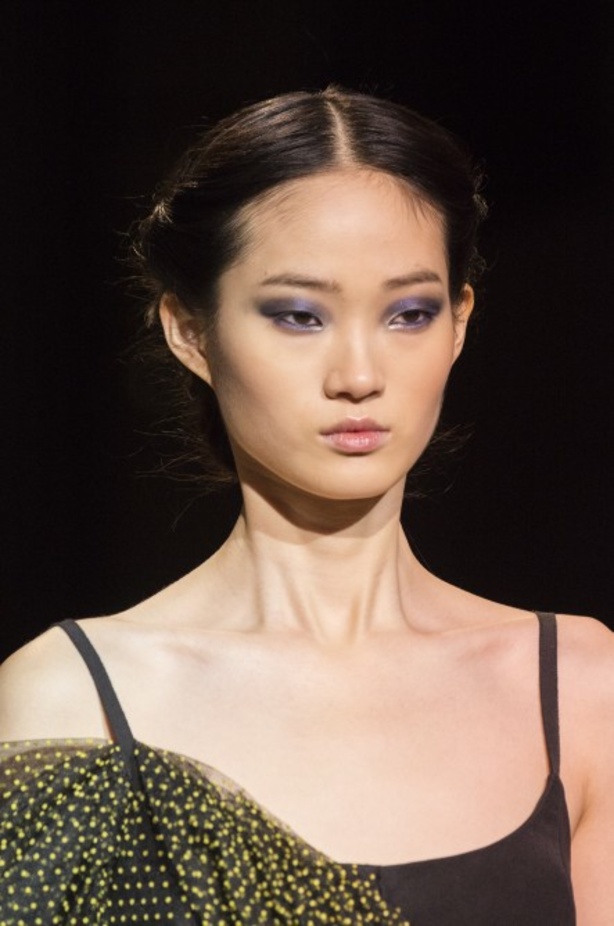 أزياء مفعمة بالألوان خلال عرض Carolina Herrera