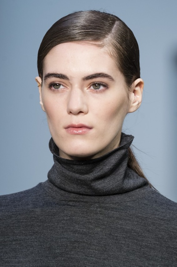 كارولينا هيريرا تقدّم تصاميم كلاسيكية لخريف وشتاء 2017