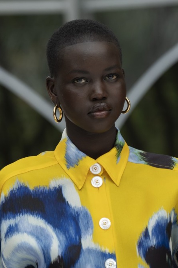 عرض أزياء كارولينا هيريرا لموسم ربيع وصيف 2020