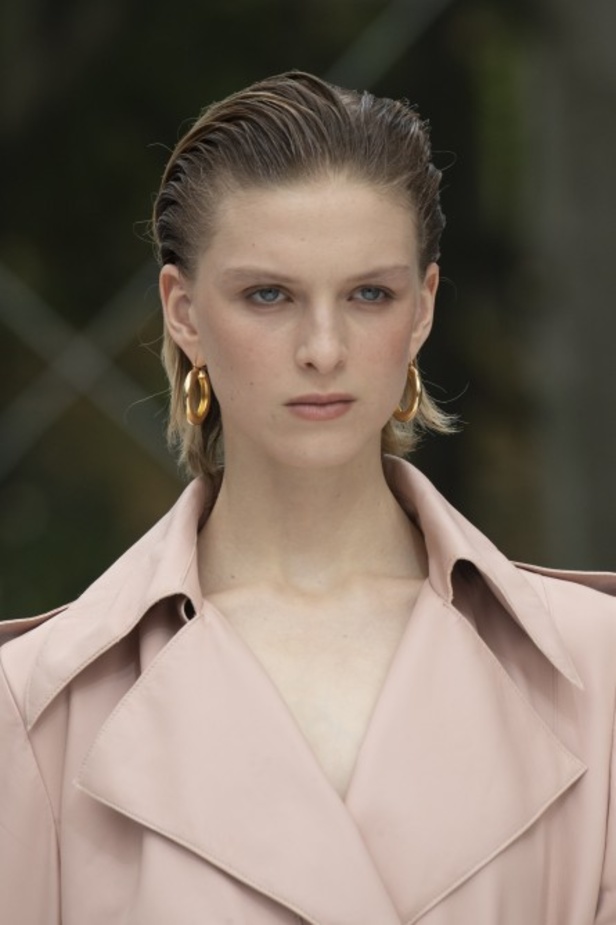 عرض أزياء كارولينا هيريرا لموسم ربيع وصيف 2020