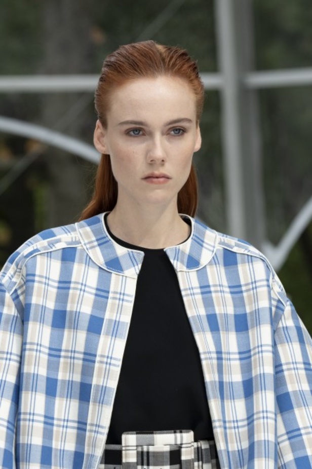 عرض أزياء كارولينا هيريرا لموسم ربيع وصيف 2020