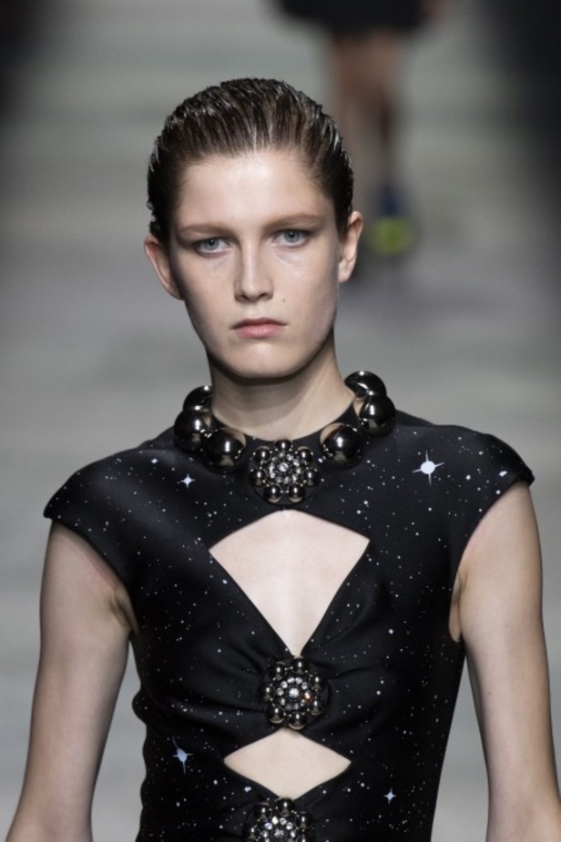 اسبوع الموضة في لندن 2019 أزياء CHRISTOPHER KANE الفاخرة لربيع وصيف 2020