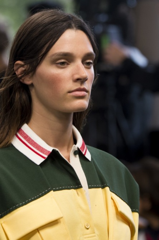 عرض أزياء Carven للأزياء الجاهزة لربيع وصيف 2018 !