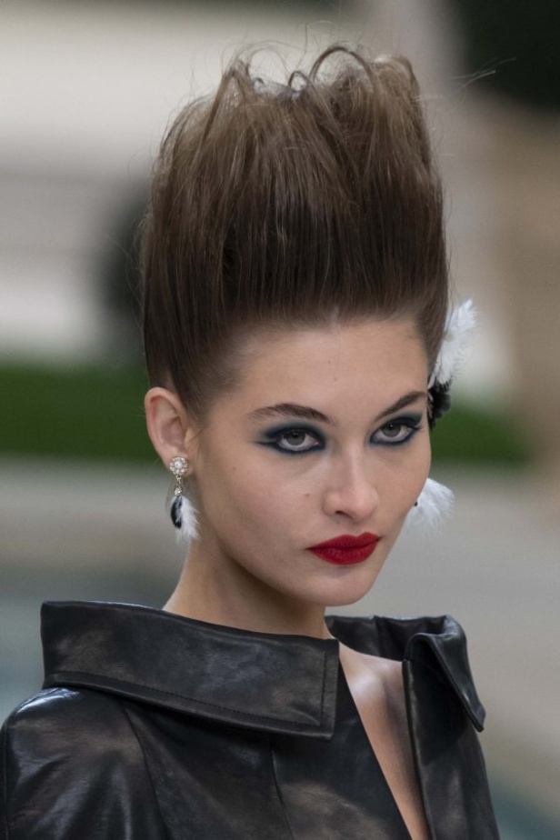 عرض "شانيل" Chanel لربيع وصيف 2019 للهوت كوتور !