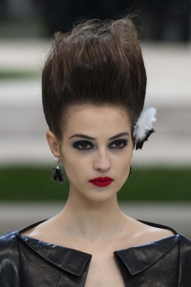 عرض "شانيل" Chanel لربيع وصيف 2019 للهوت كوتور !