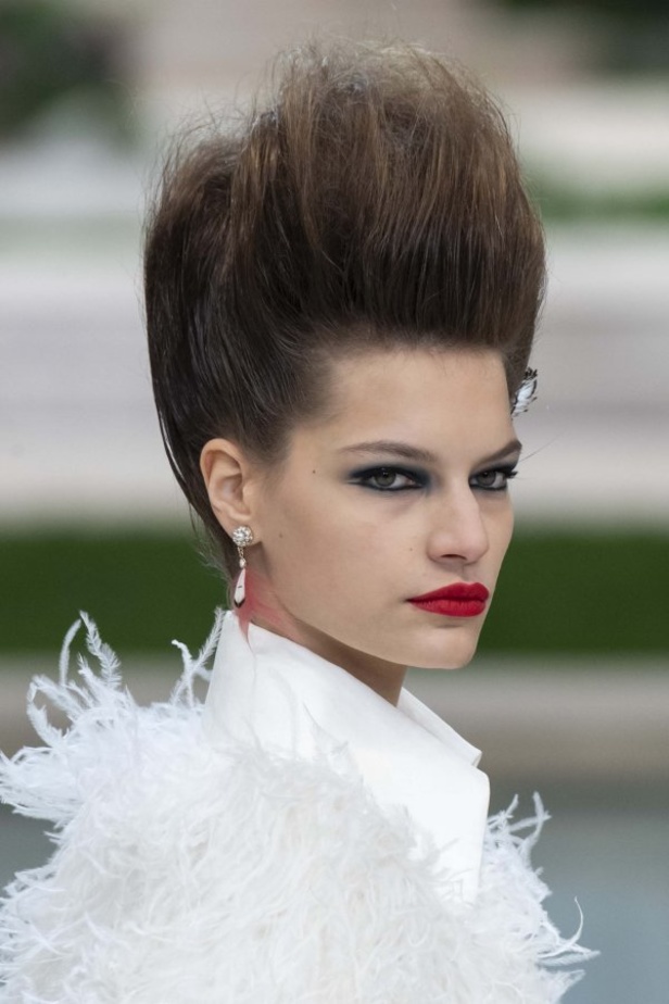 عرض "شانيل" Chanel لربيع وصيف 2019 للهوت كوتور !