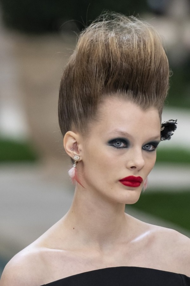 عرض "شانيل" Chanel لربيع وصيف 2019 للهوت كوتور !