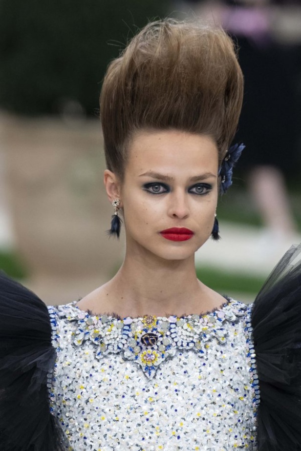 عرض "شانيل" Chanel لربيع وصيف 2019 للهوت كوتور !