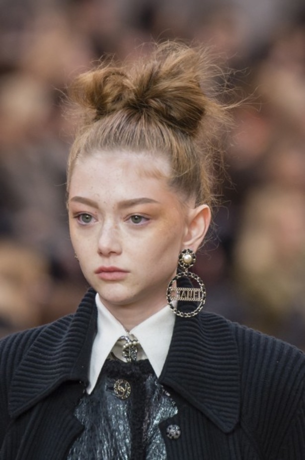 مجموعة شانيل لخريف 2018 تنقلنا الى أحضان الطبيعة الخلابة