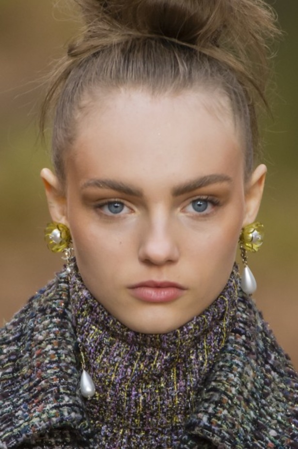 مجموعة شانيل لخريف 2018 تنقلنا الى أحضان الطبيعة الخلابة