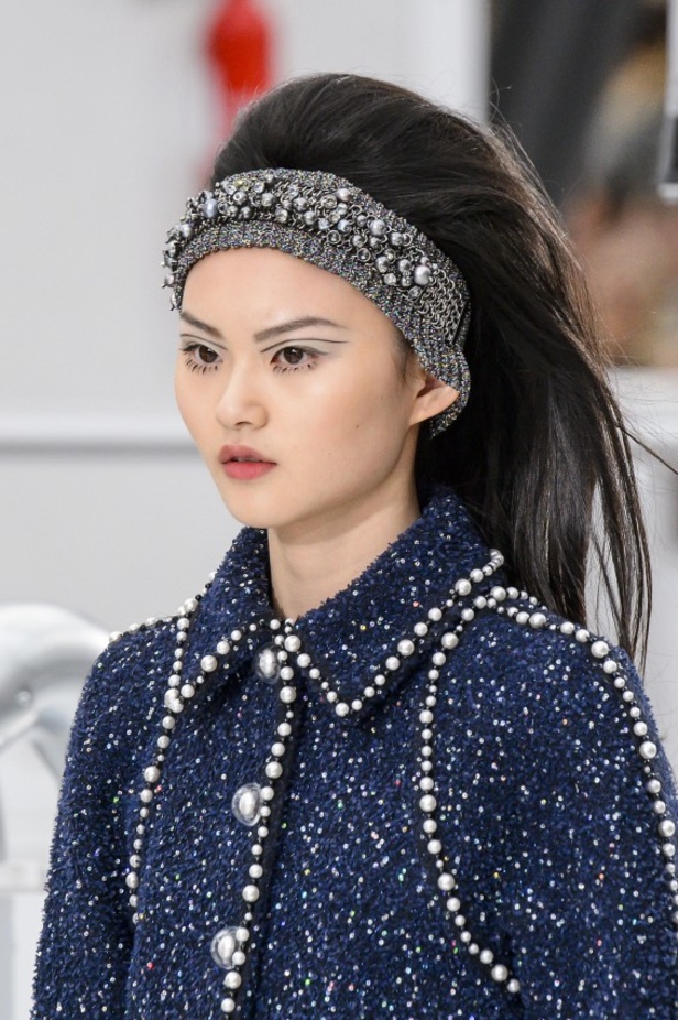 عرض أزياء “شانيل” Chanel لخريف وشتاء 2017