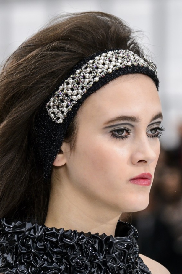 عرض أزياء “شانيل” Chanel لخريف وشتاء 2017