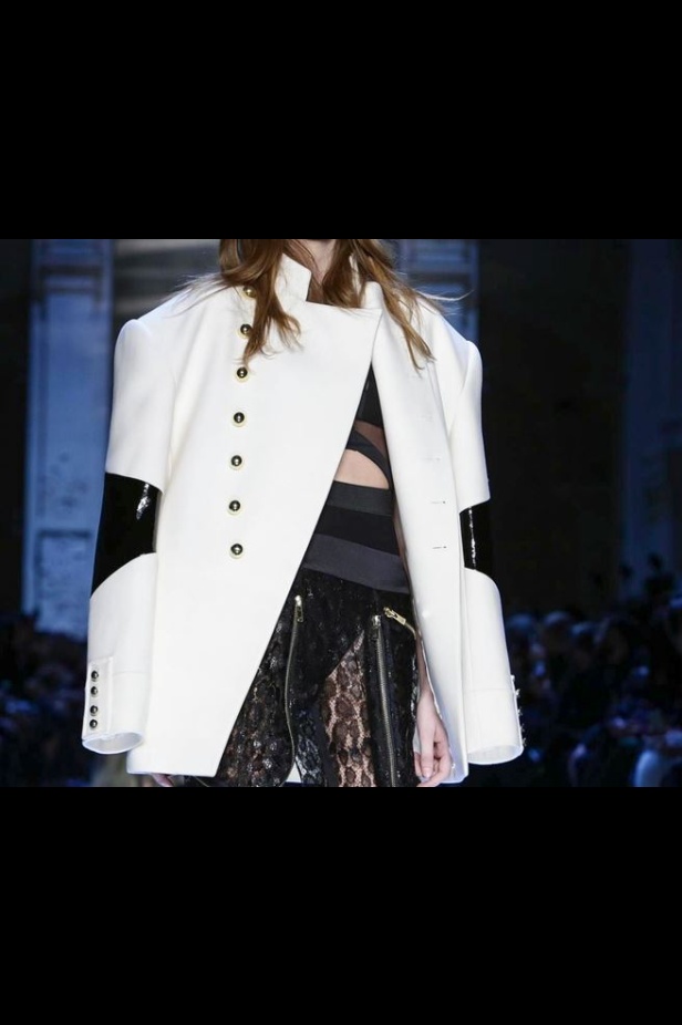 عرض Alexandre Vauthier للأزياء الفاخرة لربيع وصيف 2016