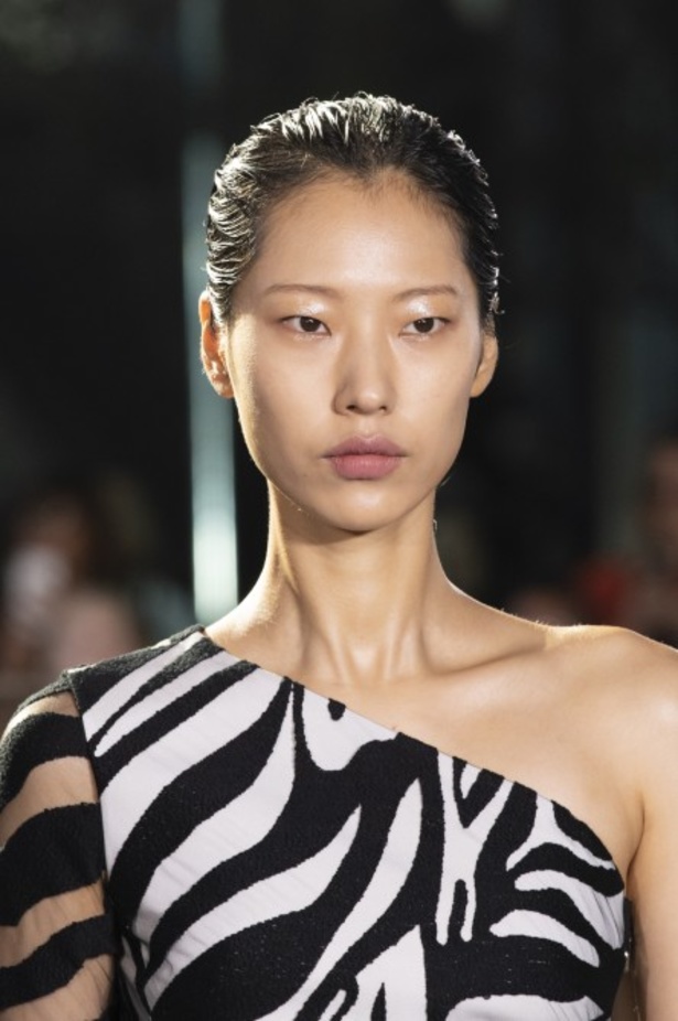 اسبوع الموضة في لندن 2019   مجموعة أزياء ديفيد كوما الجاهزة لربيع وصيف 2020