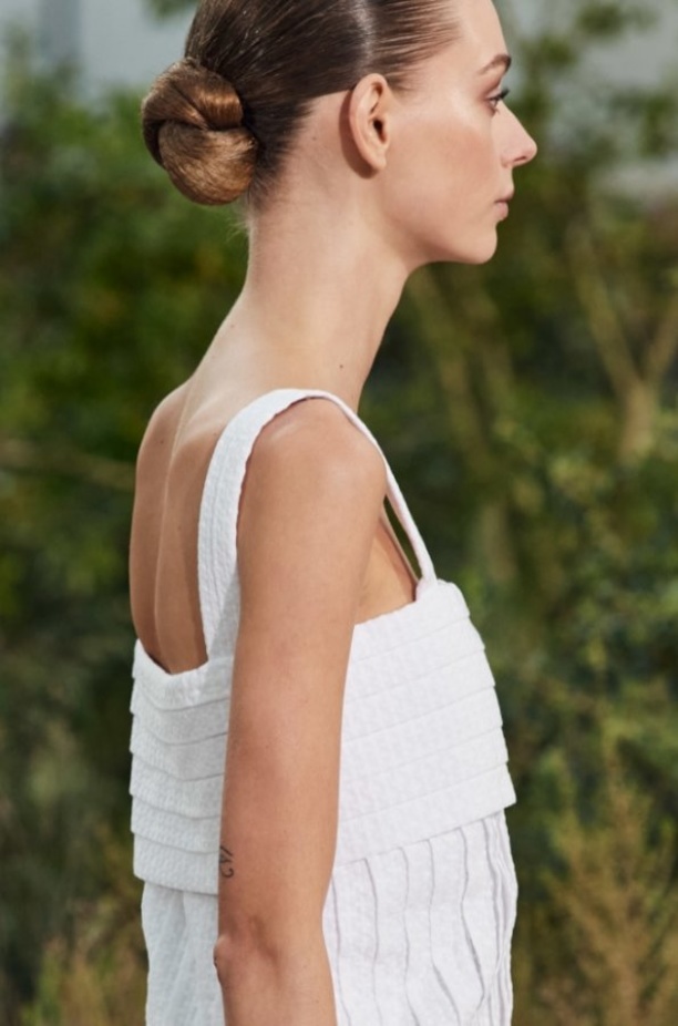 الأسود والأبيض.. عنوان مجموعة Chanel  من الألبسة الفاخرة لربيع وصيف 2020