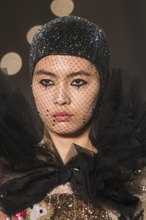 عرض أزياء Christian Dior للهوت كوتور لربيع وصيف 2019 !