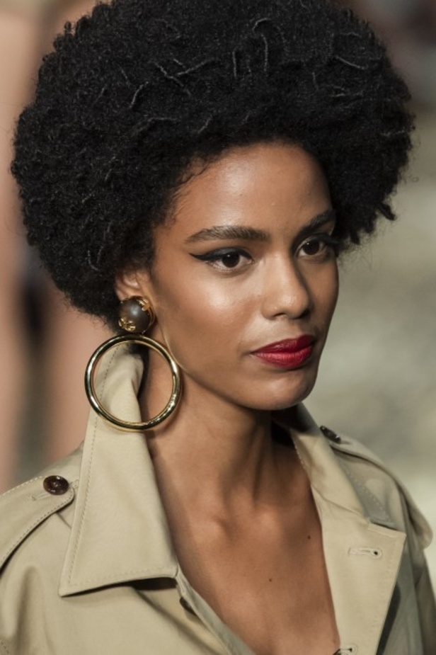 تصاميم عكست الألوان والمرح في عرض Dolce & Gabbana