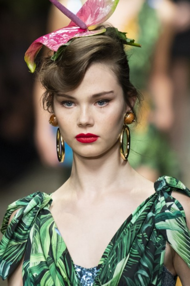 تصاميم عكست الألوان والمرح في عرض Dolce & Gabbana