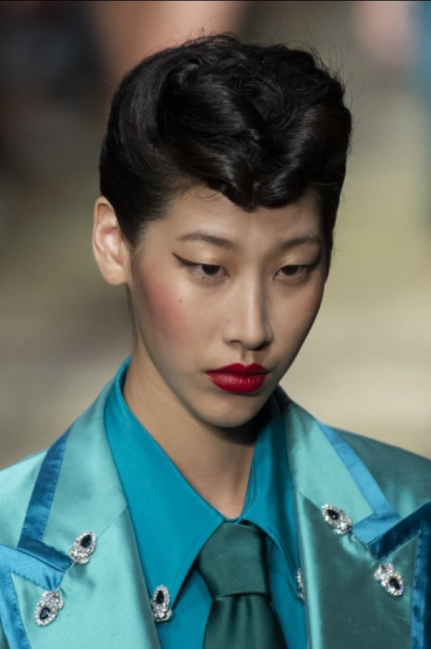 اسبوع الموضة في باريس 2019 ازياء MAISON DIOR الفاخرة لربيع وصيف 2020