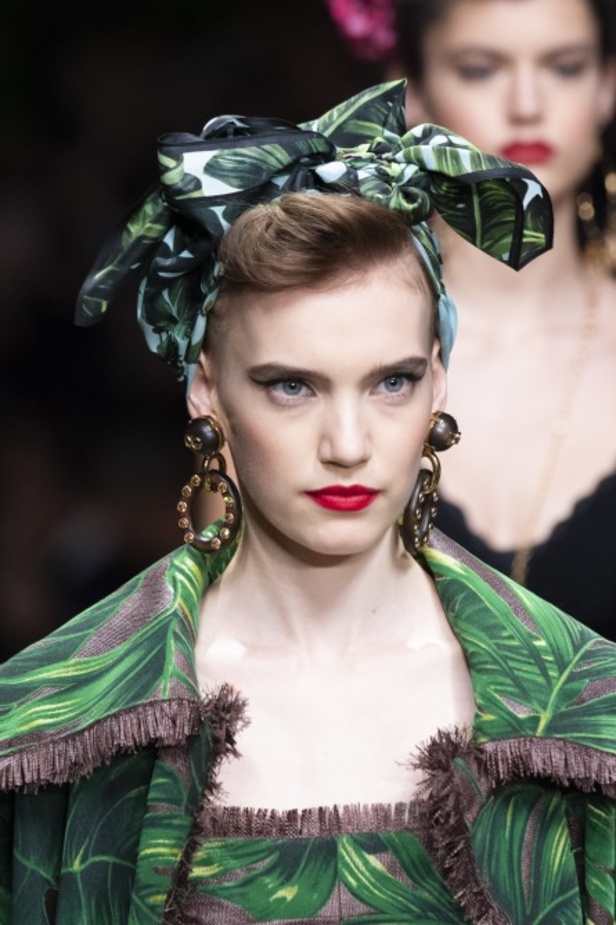 تصاميم عكست الألوان والمرح في عرض Dolce & Gabbana