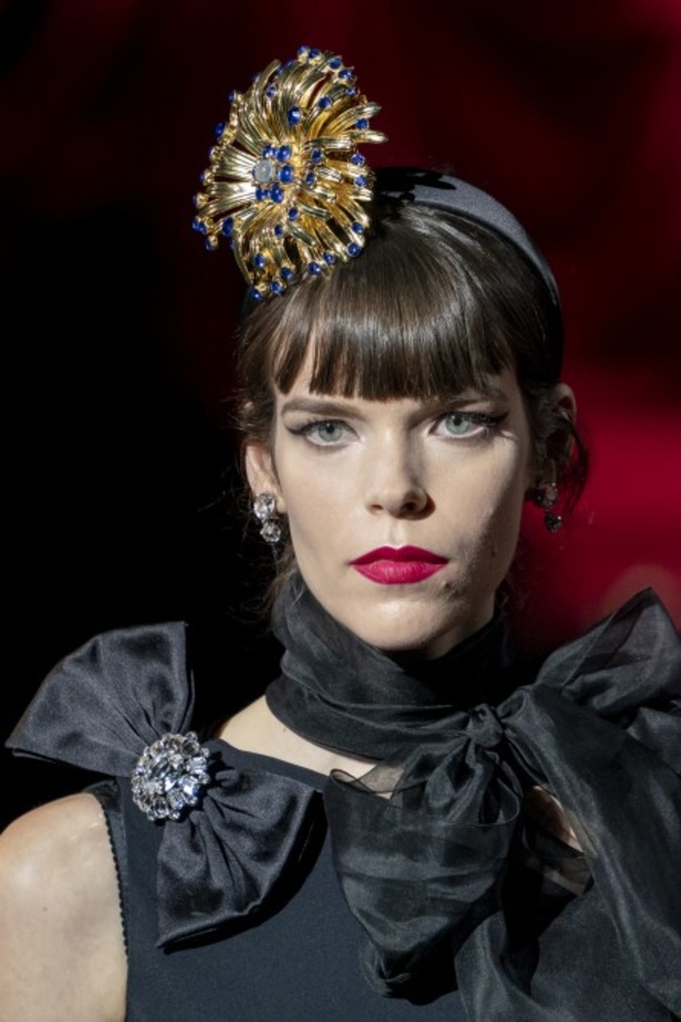 دولتشي أند غابانا تحيي موضة المرأة العصرية بتصاميمها