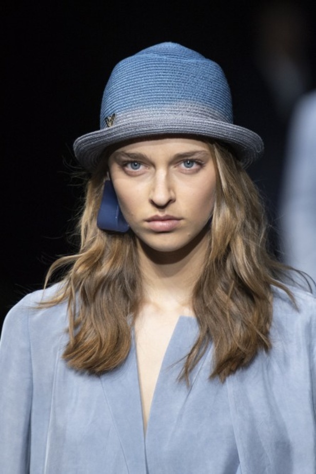 اسبوع الموضة في ميلان 2019 عرض أزياء Emporio Armani لربيع وصيف 2020 من ميلان