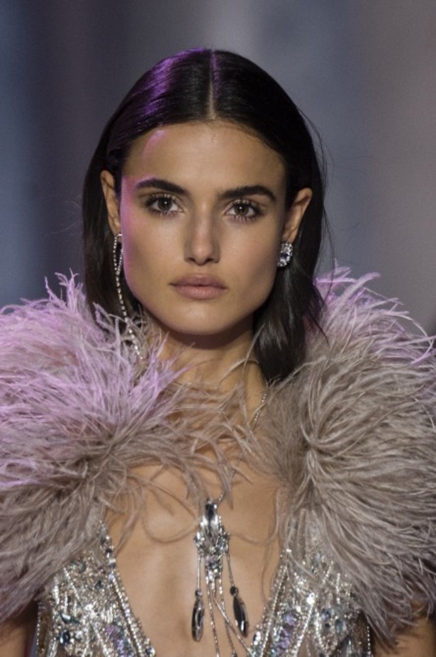 ايلي صعب يحتفل بالحياة في مجموعته لربيع وصيف 2018