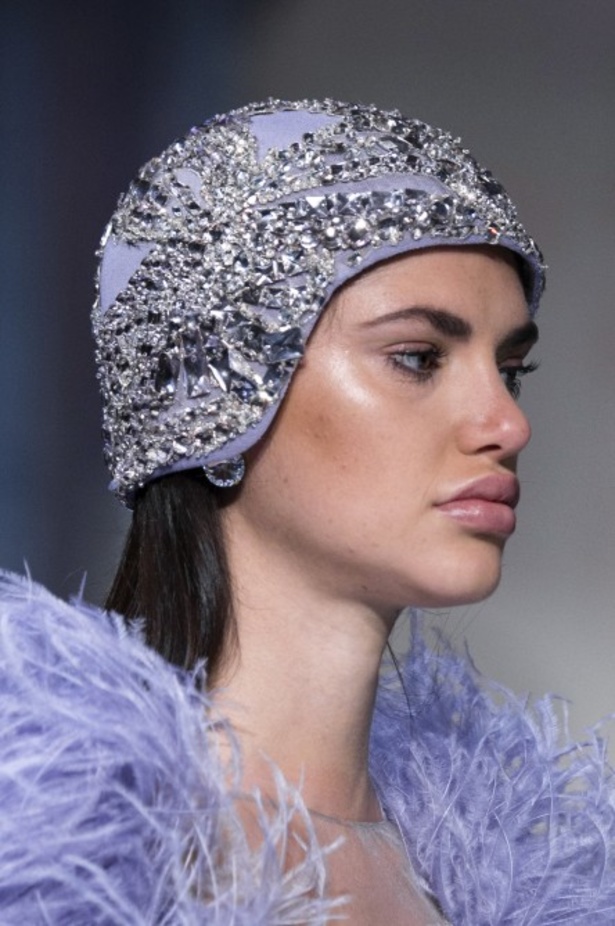 ايلي صعب يحتفل بالحياة في مجموعته لربيع وصيف 2018