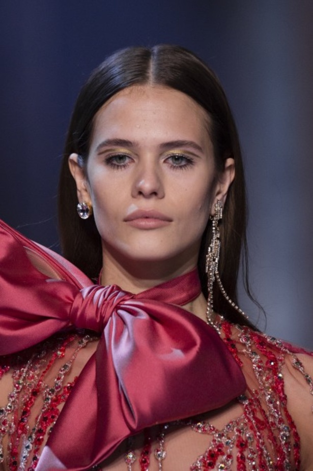 ايلي صعب يحتفل بالحياة في مجموعته لربيع وصيف 2018