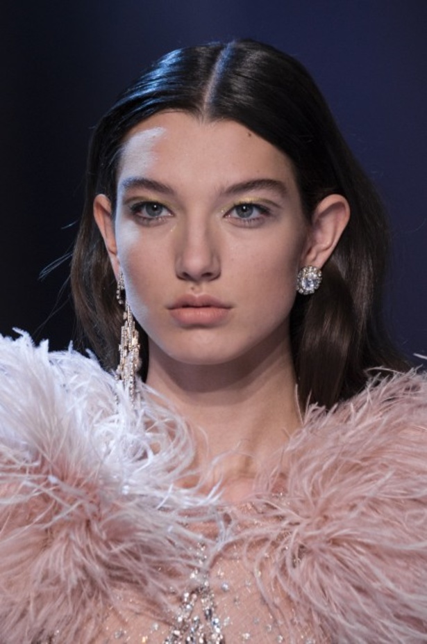 ايلي صعب يحتفل بالحياة في مجموعته لربيع وصيف 2018