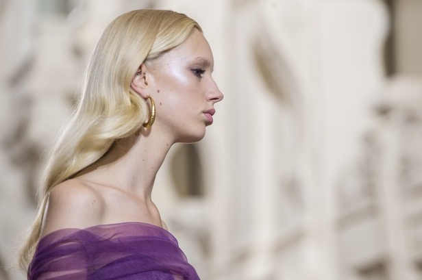 عرض أزياء ايلي صعب لخريف 2018