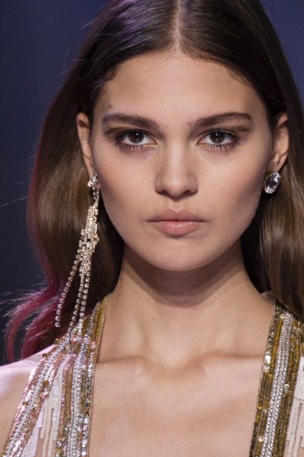 ايلي صعب يحتفل بالحياة في مجموعته لربيع وصيف 2018