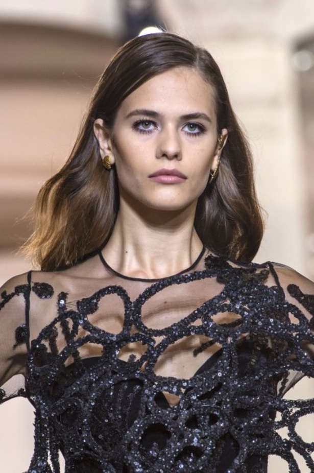 عرض أزياء ايلي صعب لخريف 2018