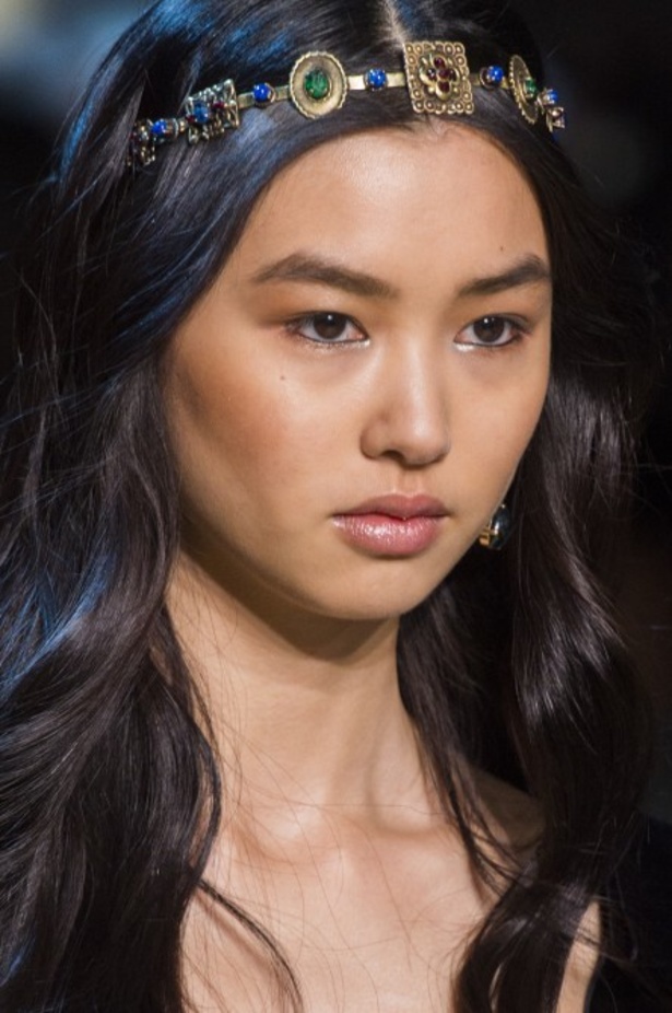 مجموعة ايلي صعب الملكية ضمن أسبوع الموضة في باريس 