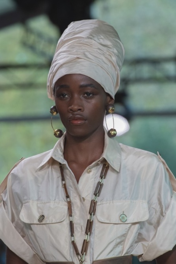 اسبوع الموضة في باريس 2019 مجموعة ايلي صعب الفاخرة لربيع وصيف 2020