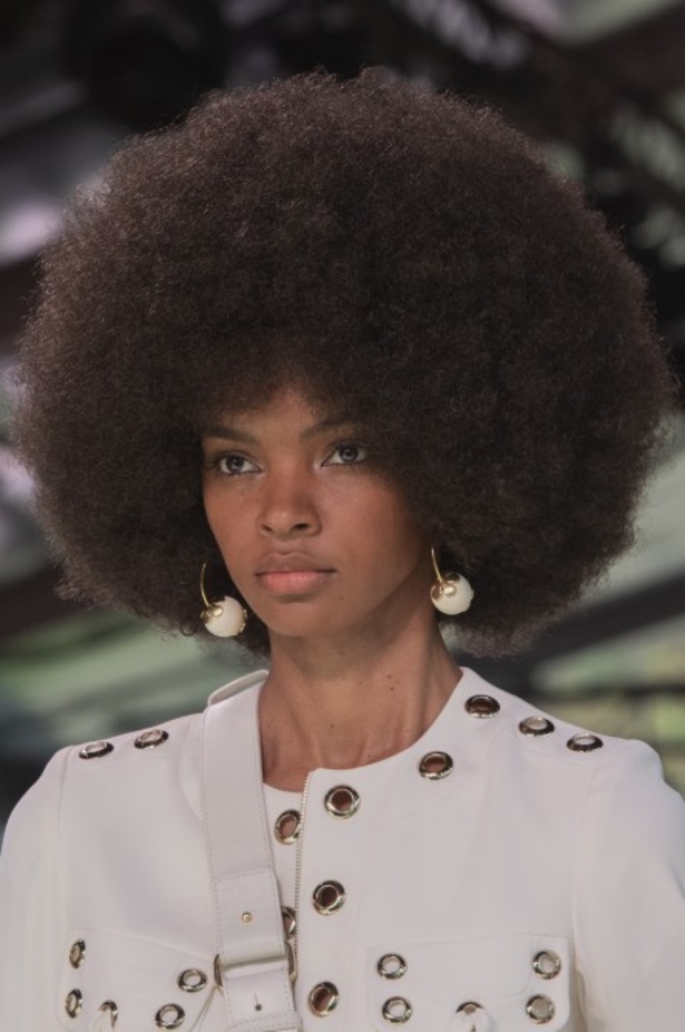 اسبوع الموضة في باريس 2019 مجموعة ايلي صعب الفاخرة لربيع وصيف 2020