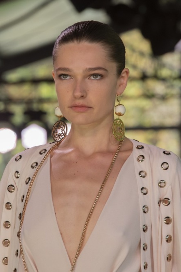 اسبوع الموضة في باريس 2019 مجموعة ايلي صعب الفاخرة لربيع وصيف 2020