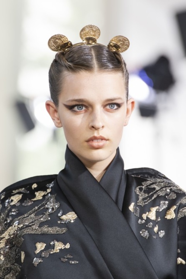 مجموعة إيلي صعب للأزياء الفاخرة لخريف وشتاء 2020 من وحي الصين