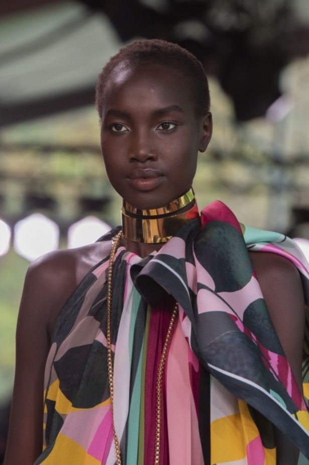 اسبوع الموضة في باريس 2019 مجموعة ايلي صعب الفاخرة لربيع وصيف 2020