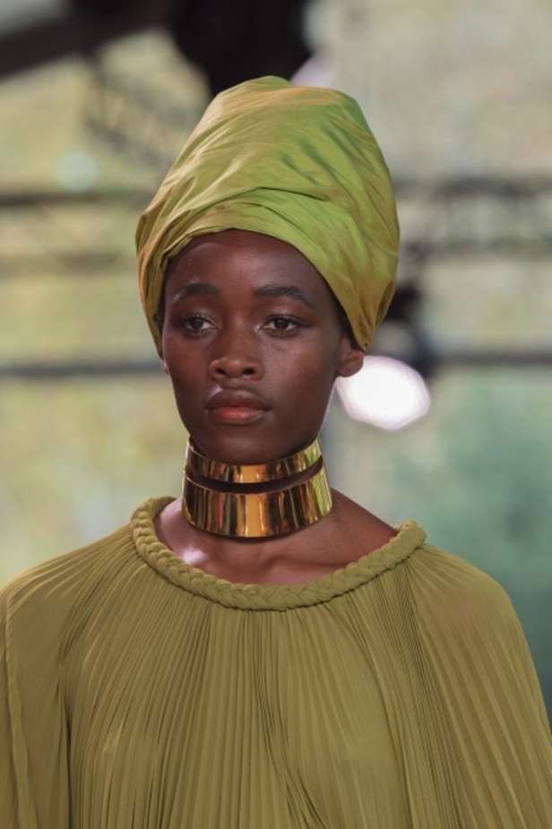 اسبوع الموضة في باريس 2019 مجموعة ايلي صعب الفاخرة لربيع وصيف 2020