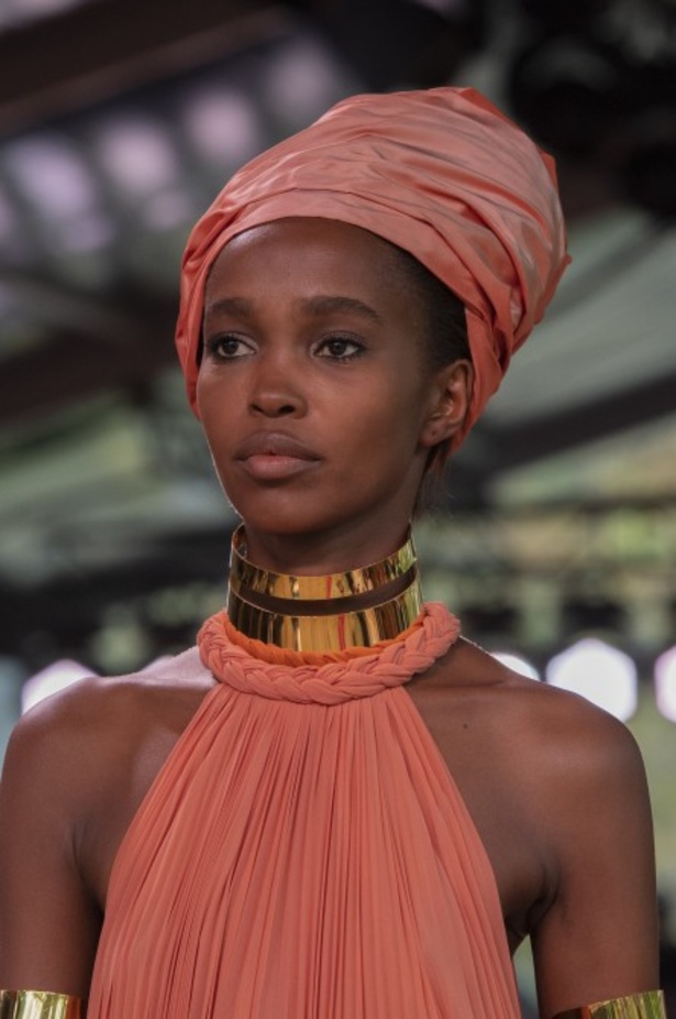 اسبوع الموضة في باريس 2019 مجموعة ايلي صعب الفاخرة لربيع وصيف 2020