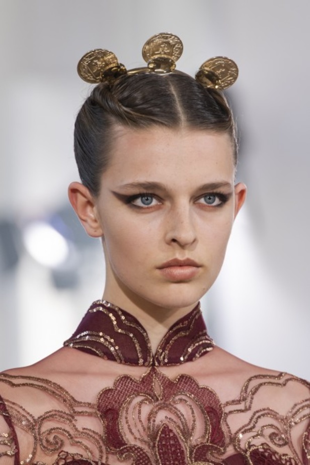 مجموعة إيلي صعب للأزياء الفاخرة لخريف وشتاء 2020 من وحي الصين