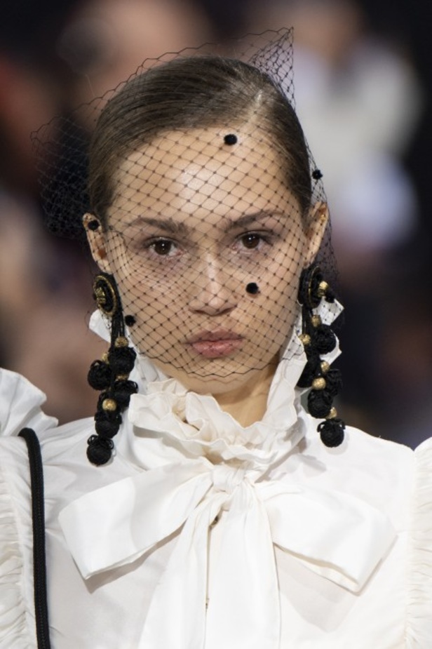 مجموعة Elie Saab لخريف وشتاء 2020-2021 خلال اسبوع الموضة في باريس