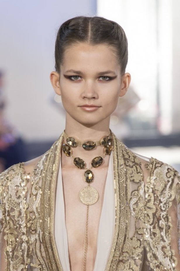 مجموعة إيلي صعب للأزياء الفاخرة لخريف وشتاء 2020 من وحي الصين