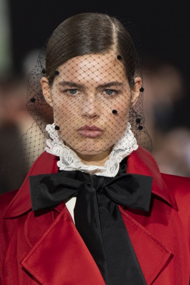 مجموعة Elie Saab لخريف وشتاء 2020-2021 خلال اسبوع الموضة في باريس