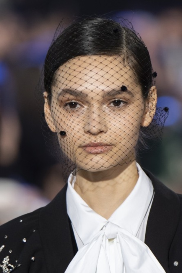 مجموعة Elie Saab لخريف وشتاء 2020-2021 خلال اسبوع الموضة في باريس