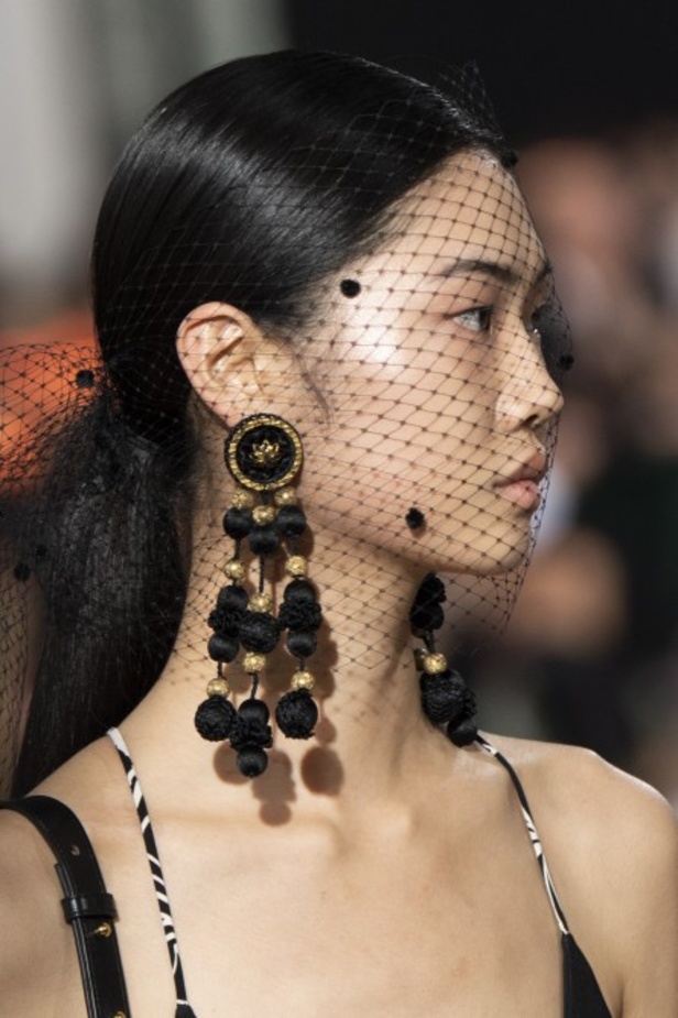 مجموعة Elie Saab لخريف وشتاء 2020-2021 خلال اسبوع الموضة في باريس