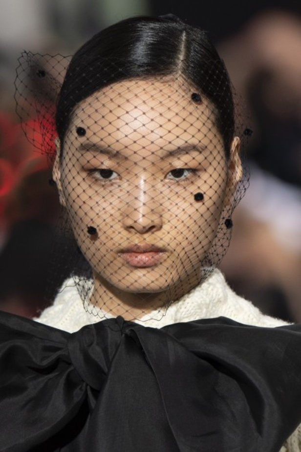 مجموعة Elie Saab لخريف وشتاء 2020-2021 خلال اسبوع الموضة في باريس