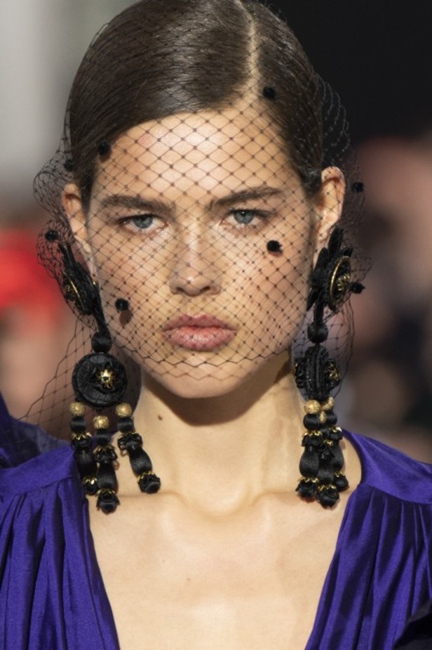 مجموعة Elie Saab لخريف وشتاء 2020-2021 خلال اسبوع الموضة في باريس